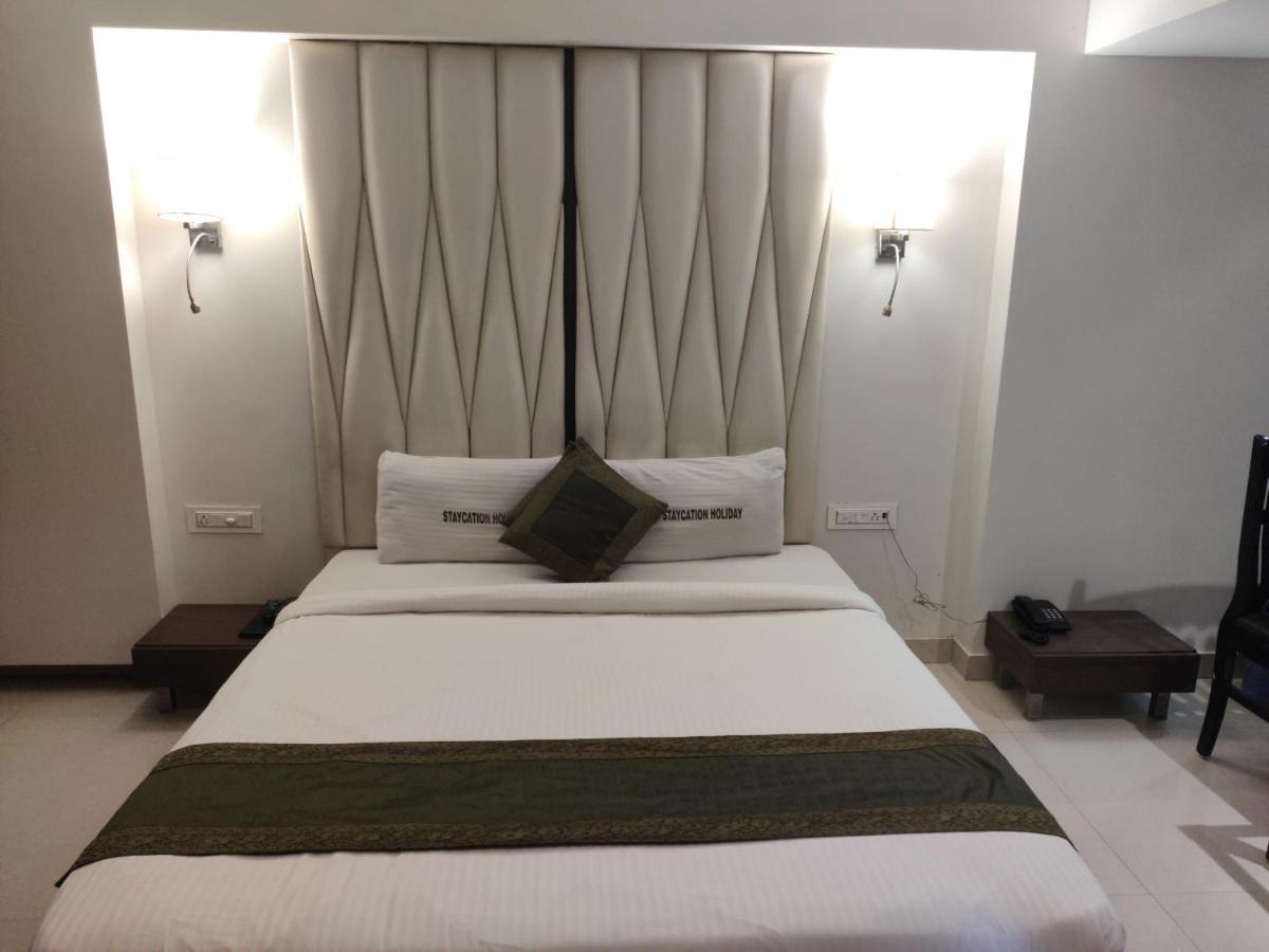 Staycation Holiday Нави Мумбай Екстериор снимка