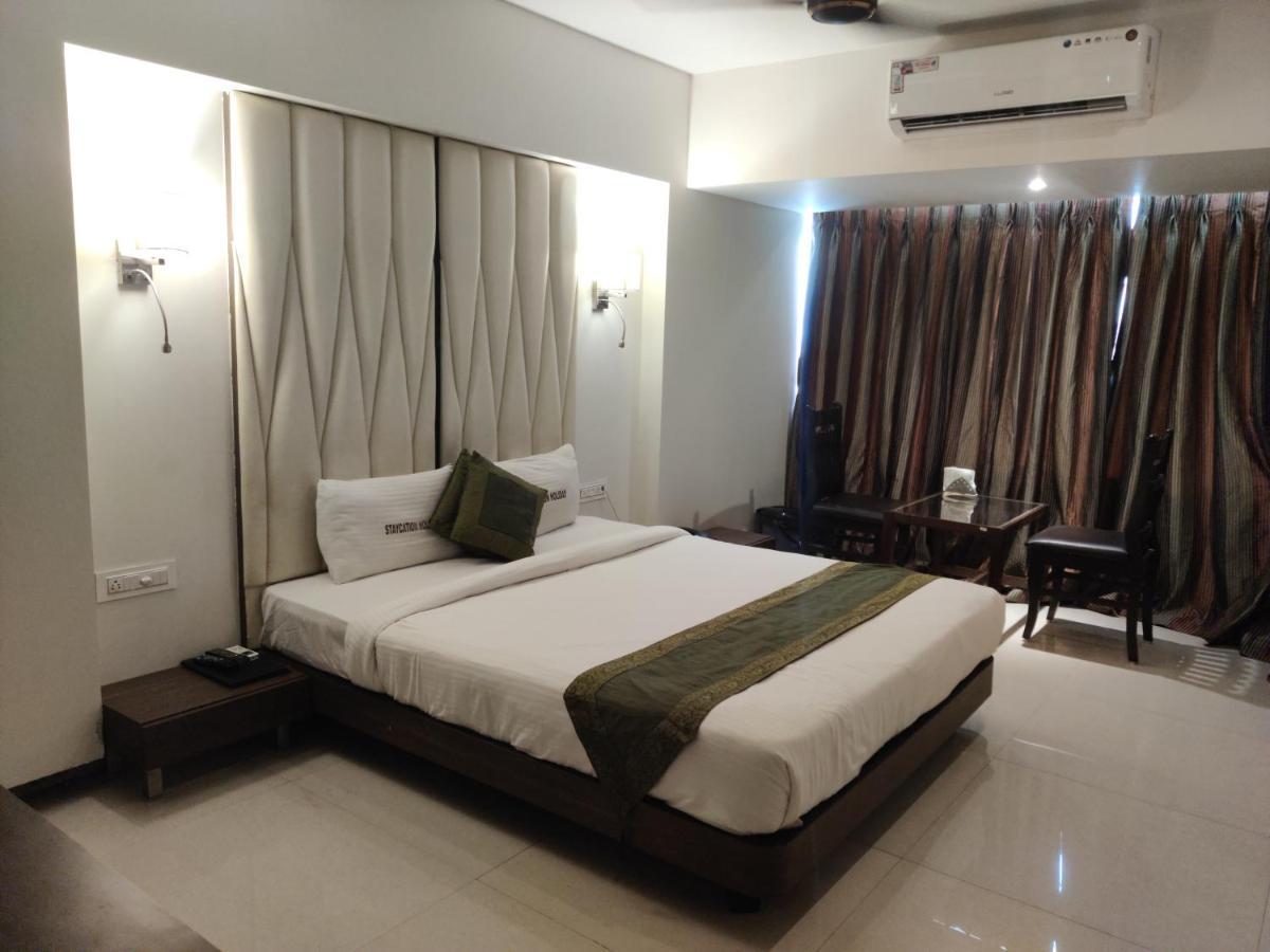Staycation Holiday Нави Мумбай Екстериор снимка