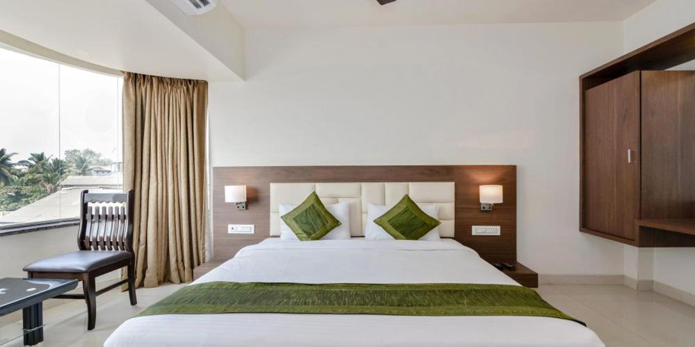 Staycation Holiday Нави Мумбай Екстериор снимка