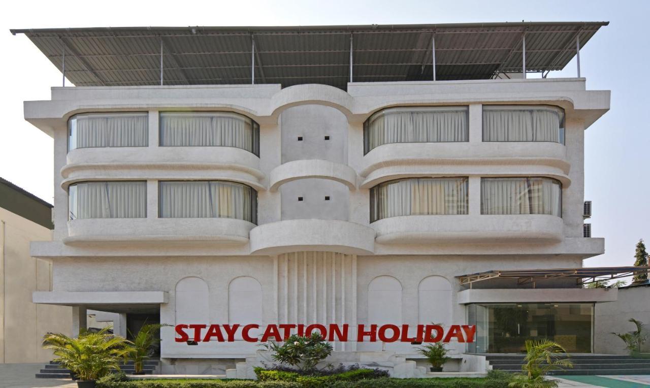 Staycation Holiday Нави Мумбай Екстериор снимка